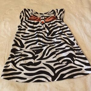 Carter’s Baby girl top size 6M